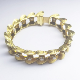 gold bracelet